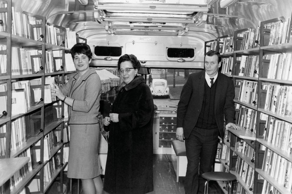 Tempelhof’s library bus began operating in 1967. © Museen Tempelhof-Schöneberg/archive