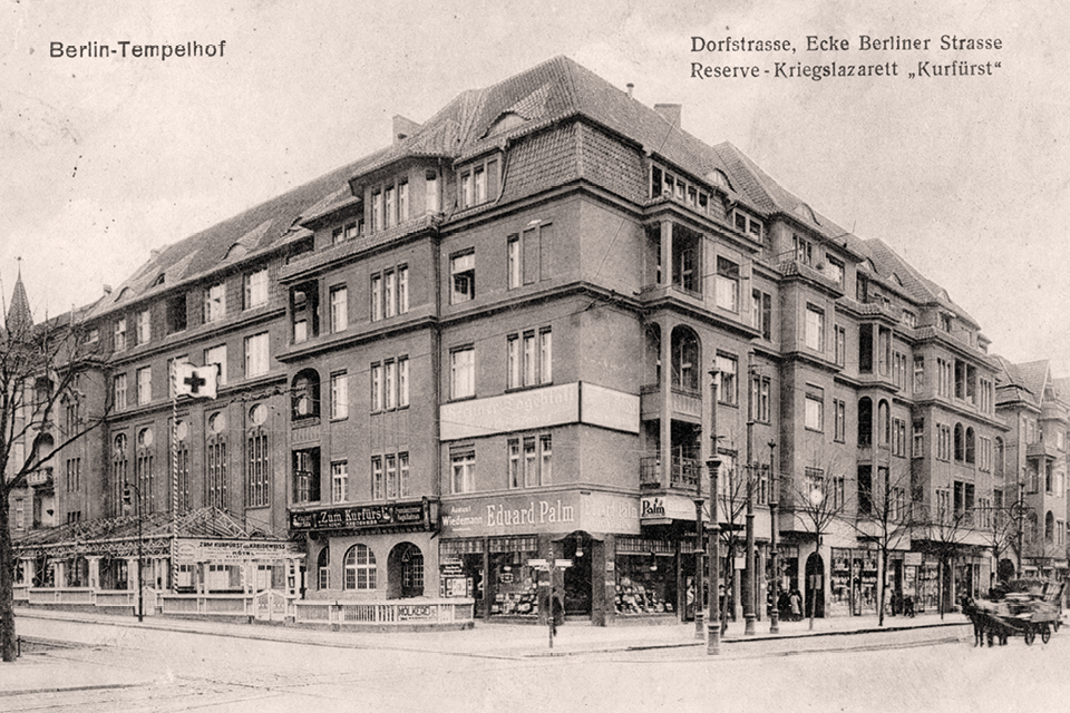 Auch das Kreideweiß verändert sich über die Zeit: das Restaurant „Zum Kurfürst“ am selben Standort. © Museen Tempelhof-Schöneberg/Archiv, Kunstverlag J. Goldiner