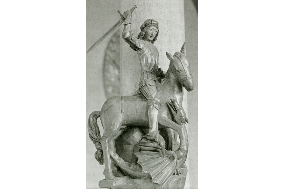 A wooden equestrian sculpture of Saint George from 1470, now in Berlin’s Märkisches Museum, used to stand at the altar of Tempelhof’s village church. © Stadtmuseum Berlin Foundation photo: 1920